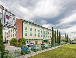 West point s.r.l. - Hotel - Castel d'Azzano (Verona)